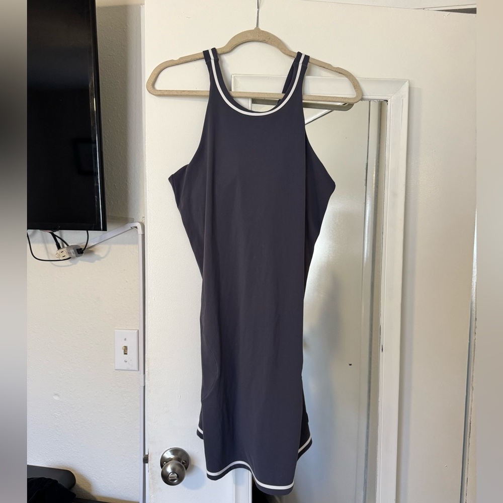 Vuori Women's Dress in Dark Gray and White